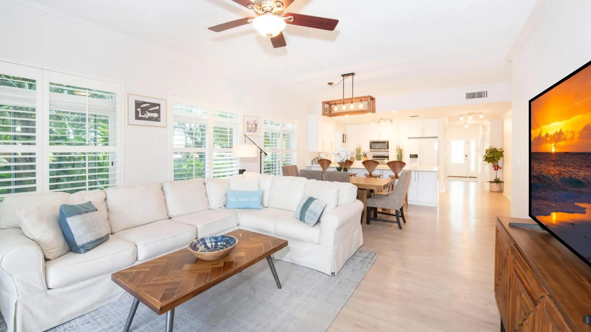 Crescent Point #9: 3Bed Condo Dog City