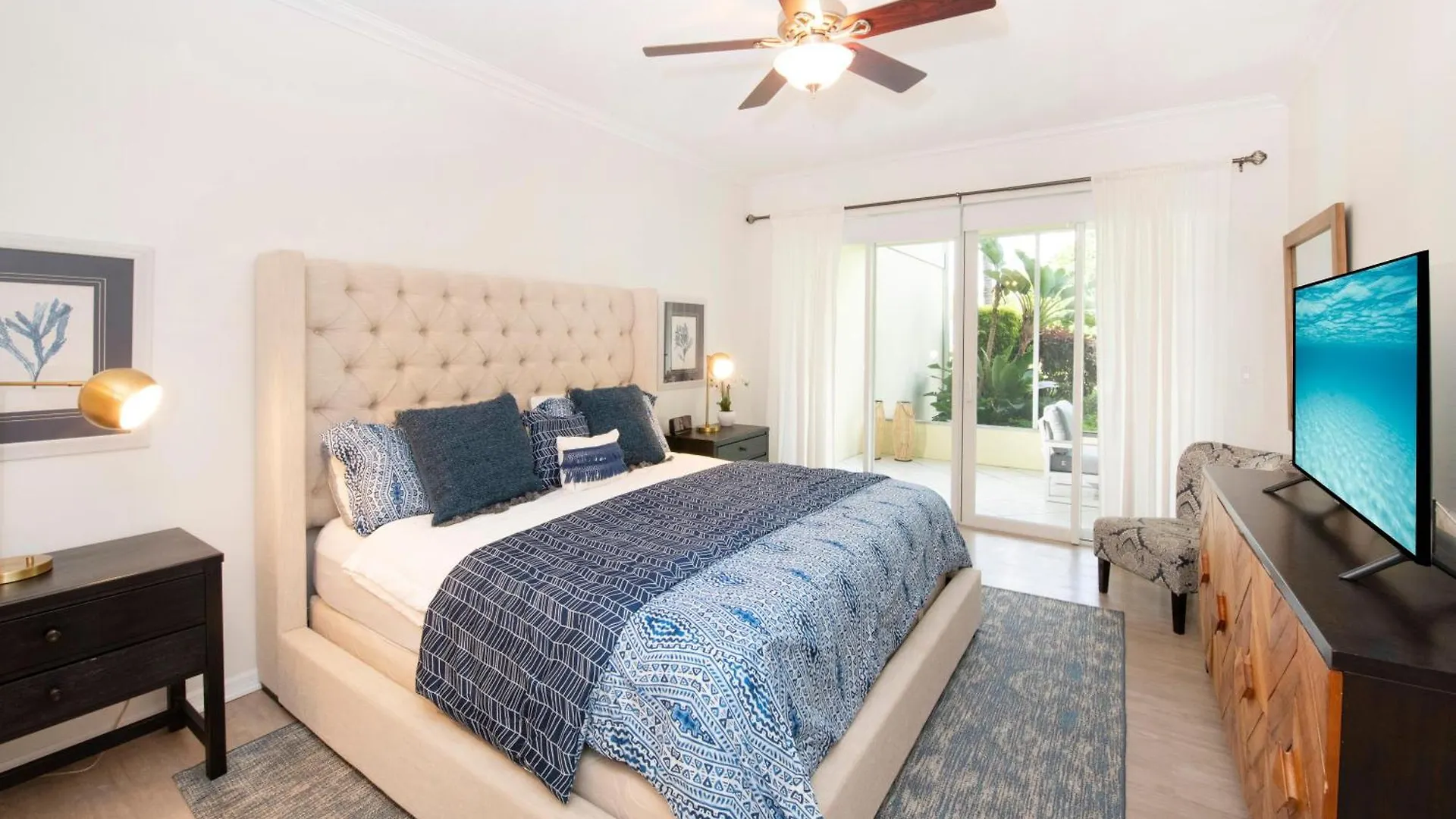 Feriehus Crescent Point #9: 3Bed Condo Dog City