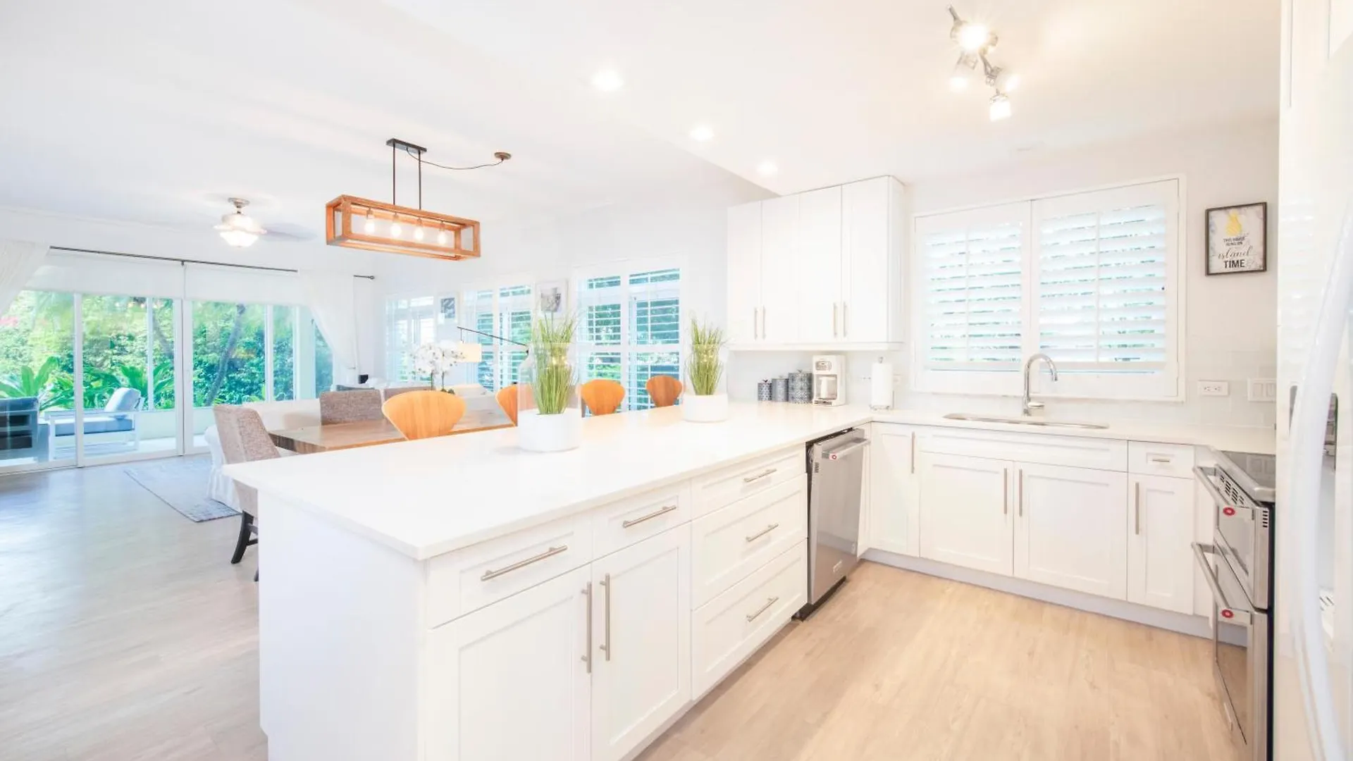Crescent Point #9: 3Bed Condo Dog City