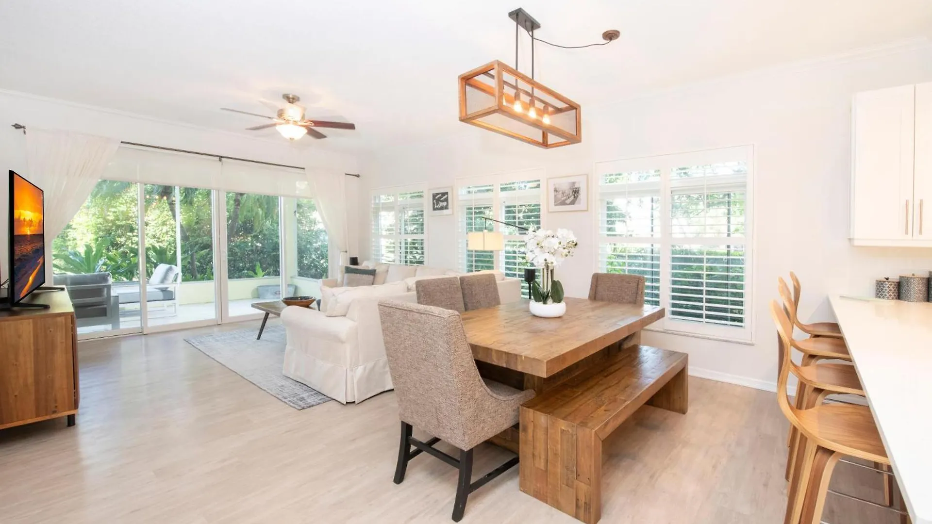 Crescent Point #9: 3Bed Condo Dog City