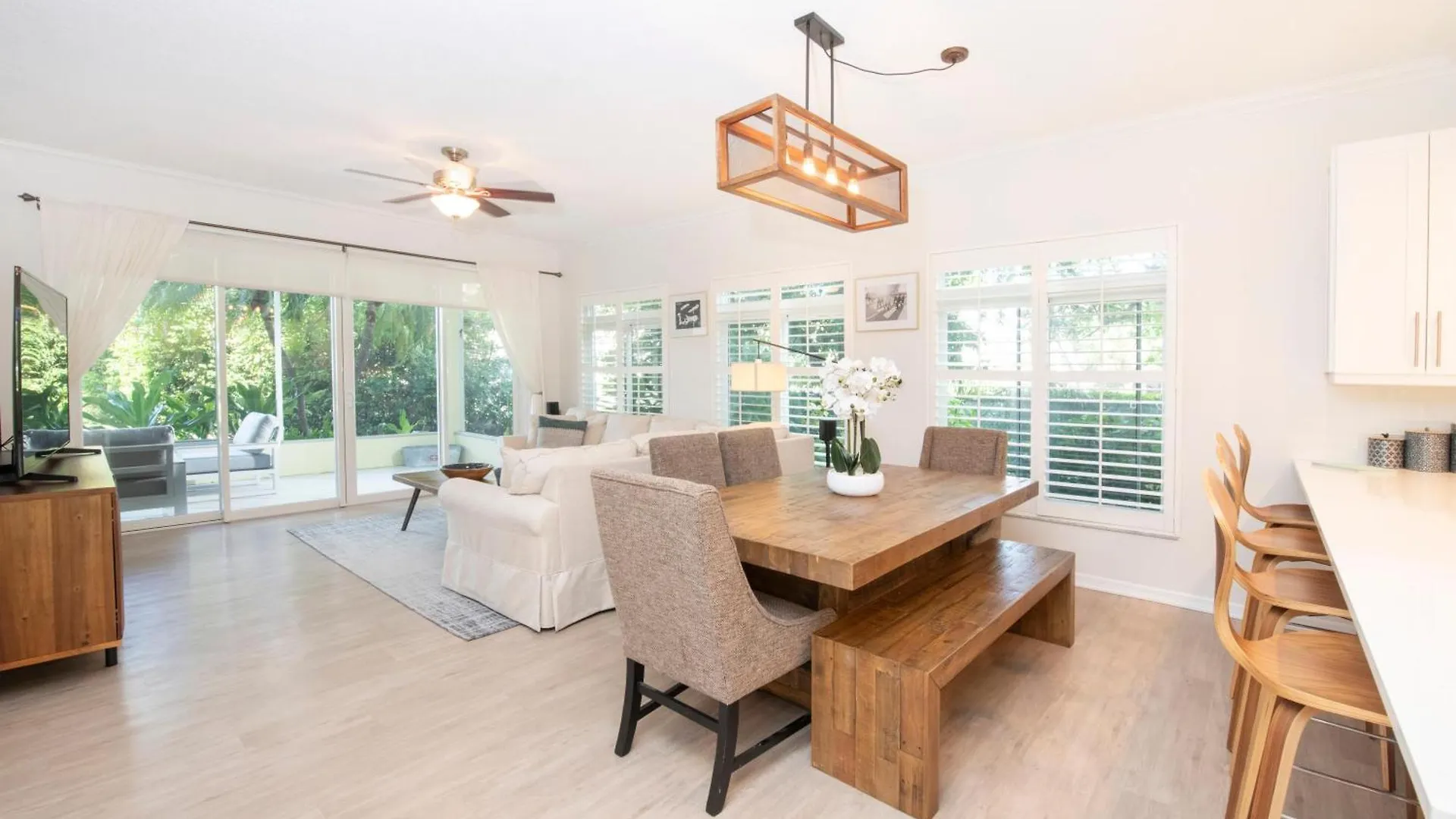 Feriehus Crescent Point #9: 3Bed Condo Dog City Cayman-øerne